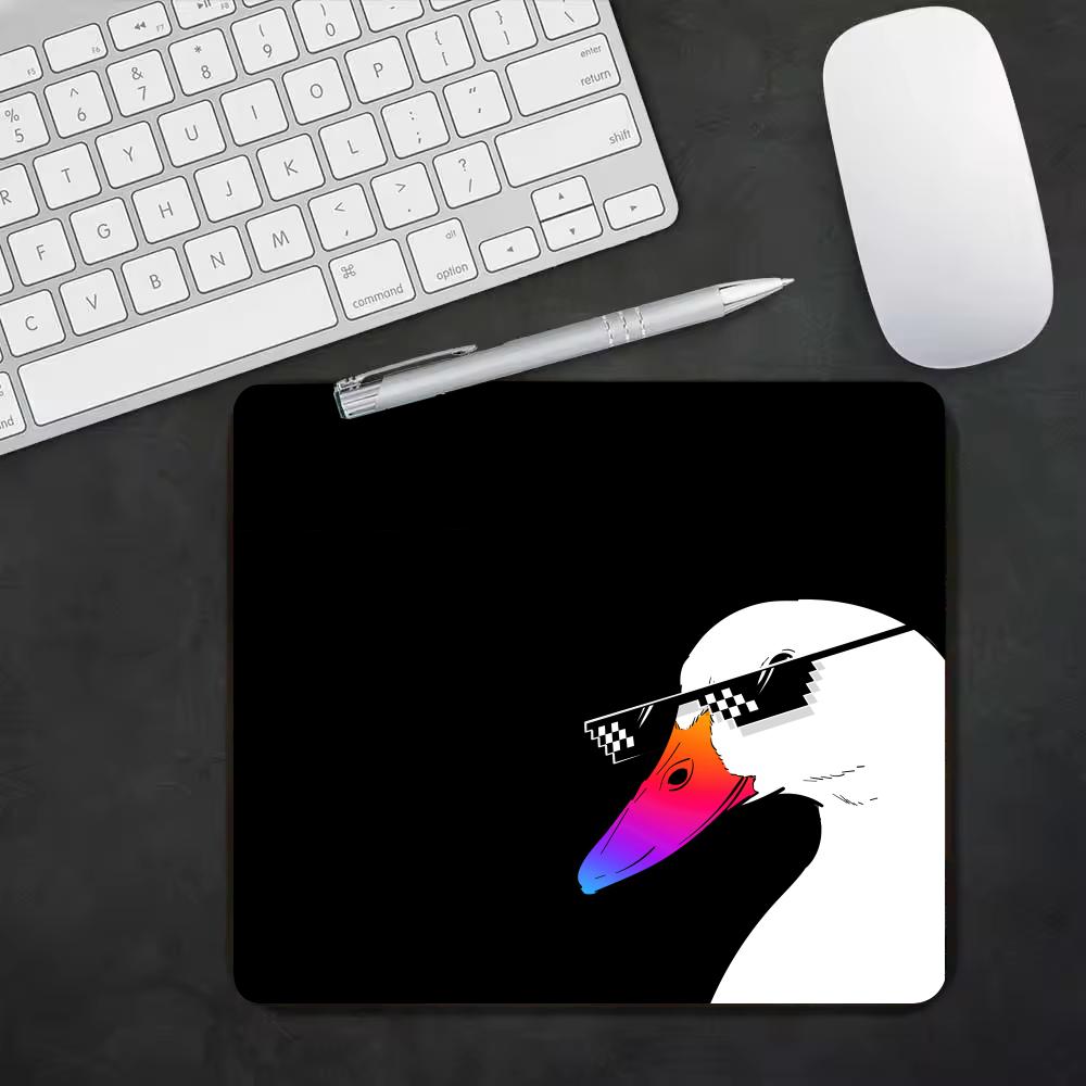แผ่นรองเมาส์ลายห่านขาวน่ารัก ข - Home Office Background บทวิจารณ์และราคา